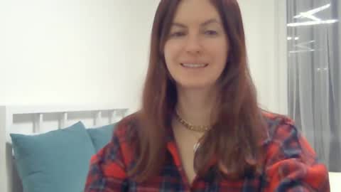 Snapshot of valerie_rose777 chatting on February 2025 09:57:01 PM valerie_rose777 online show from February 2025 09:57:01 PM