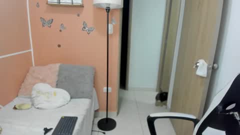 Juli C online show from December 2024 12:41:01 AM