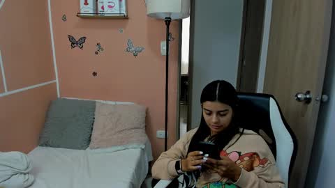 Juli C online show from March 2025 06:59:02 PM