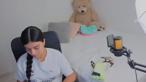 Snapshot of valerihouse_ chatting on May 2026 01:45:01 AM valerihouse_ online show from May 2026 01:45:01 AM