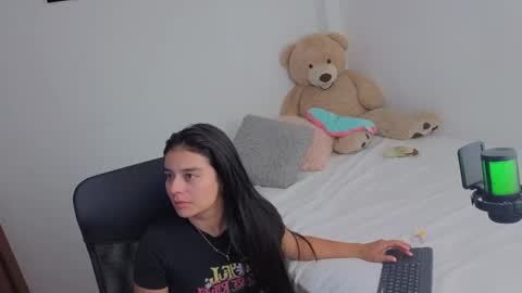 Snapshot of valerihouse_ chatting on May 2026 12:50:02 AM valerihouse_ online show from May 2026 12:50:02 AM