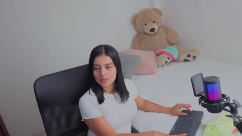 Snapshot of valerihouse_ chatting on May 2026 02:19:02 AM valerihouse_ online show from May 2026 02:19:02 AM