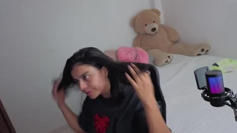 Snapshot of valerihouse_ chatting on June 2026 01:30:01 AM valerihouse_ online show from June 2026 01:30:01 AM