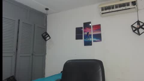 Snapshot of valery_021 chatting on December 2024 06:59:01 PM Valery online show from December 2024 06:59:01 PM