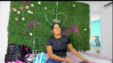 Snapshot of valery_021 chatting on February 2025 12:47:02 PM Valery online show from February 2025 12:47:02 PM