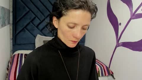 VALERY MORE online show from November 2025 12:17:01 PM