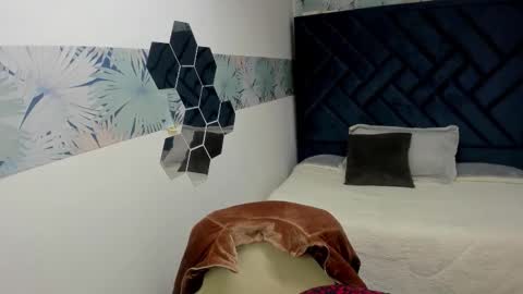 VALERY MORE online show from November 2025 12:17:01 PM