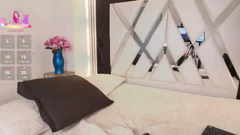 Val online show from March 2025 02:43:02 PM