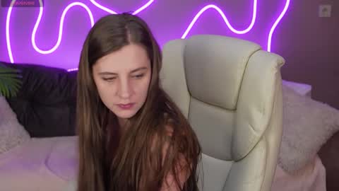 Snapshot of valerymurr chatting on October 2025 12:48:02 PM V A L E R Y  M U R online show from October 2025 12:48:02 PM