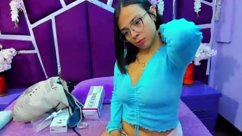 Snapshot of valerysweety__ chatting on June 2026 03:20:02 AM ValerySweety online show from June 2026 03:20:02 AM