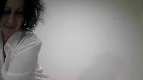 Valery Win online show from November 2025 12:09:01 AM