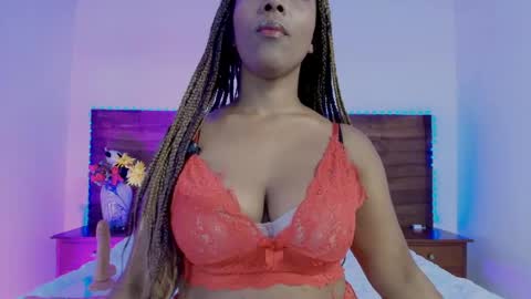 Snapshot of valeska_rousee chatting on June 2026 10:45:02 PM Valeska online show from June 2026 10:45:02 PM