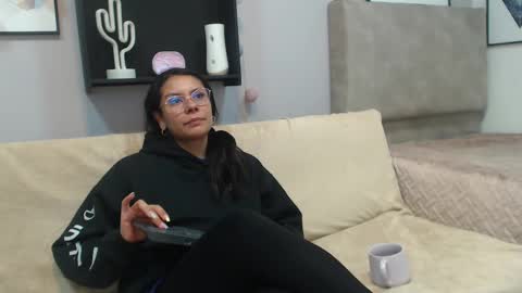 valevicious online show from February 2025 01:39:01 PM