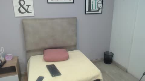 valevicious online show from September 2025 06:52:01 PM