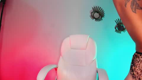 Snapshot of valkiria_ponce chatting on January 2025 05:37:01 PM Valkiria online show from January 2025 05:37:01 PM