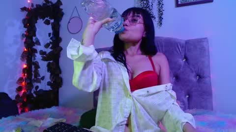 valkiry_ online show from March 2026 10:05:02 PM