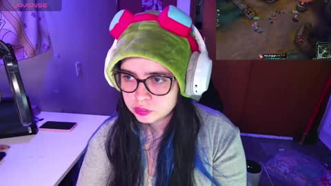 Im Violet online show from January 2025 02:23:01 AM