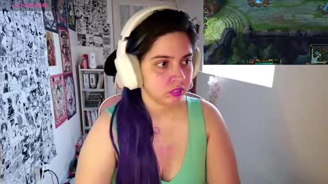 Im Violet online show from September 2025 10:11:02 PM