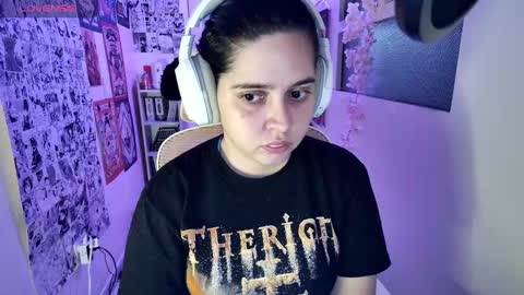 Im Violet online show from October 2025 03:24:02 AM