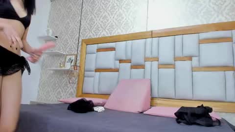 Snapshot of vallolet_01 chatting on September 2025 11:54:02 AM vallolet online show from September 2025 11:54:02 AM