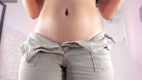 Snapshot of valloletsamar chatting on December 2024 12:13:02 PM Vallolet Peach online show from December 2024 12:13:02 PM