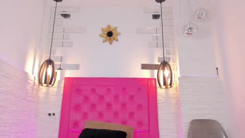 Snapshot of valloletsamar chatting on January 2025 02:18:01 PM Vallolet Peach online show from January 2025 02:18:01 PM