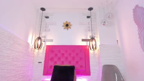 Snapshot of valloletsamar chatting on January 2025 11:37:02 AM Vallolet Peach online show from January 2025 11:37:02 AM