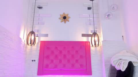 Snapshot of valloletsamar chatting on February 2025 11:38:02 AM Vallolet Peach online show from February 2025 11:38:02 AM