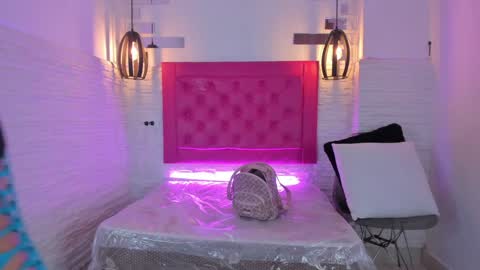 Snapshot of valloletsamar chatting on February 2025 11:12:02 AM Vallolet Peach online show from February 2025 11:12:02 AM