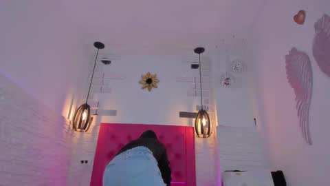 Snapshot of valloletsamar chatting on February 2025 11:29:02 AM Vallolet Peach online show from February 2025 11:29:02 AM