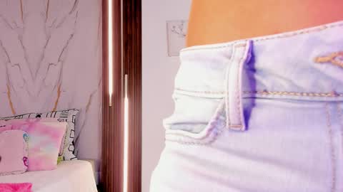 Vallolet Peach  online show from February 2026 12:05:02 PM