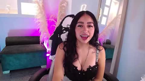 vallolett__ online show from March 2026 08:35:02 PM