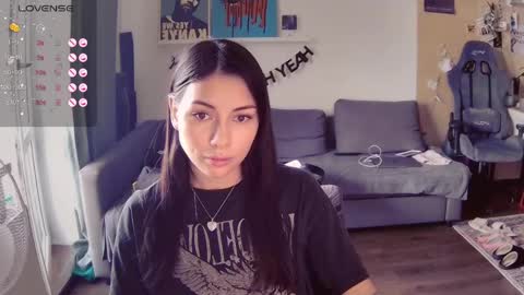 Little Devil online show from April 2026 11:05:01 AM