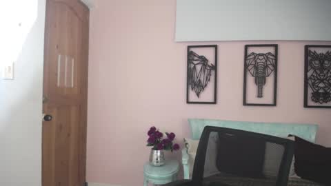 Snapshot of valya_russi chatting on December 2024 12:06:01 PM Isabella online show from December 2024 12:06:01 PM