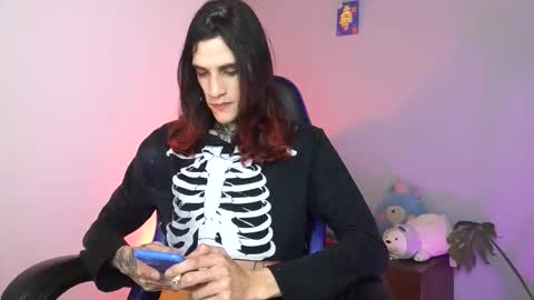 Snapshot of vamp_noah chatting on May 2026 02:17:01 AM Vamp Noah and Dan online show from May 2026 02:17:01 AM