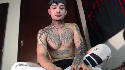 david guzman i model independenthelp me with a thumbs up online show from January 2025 06:19:02 AM