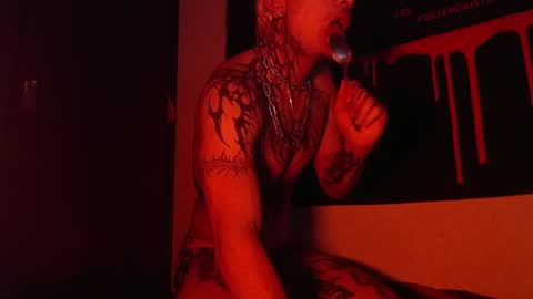 david guzman i model independenthelp me with a thumbs up online show from February 2025 05:31:01 AM