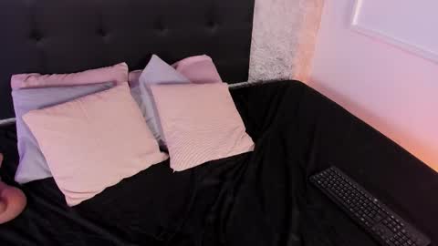 Van  online show from February 2026 09:33:01 PM