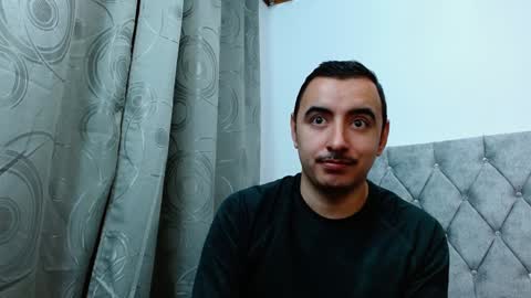 Snapshot of vanderheyl chatting on December 2024 02:12:02 AM vanderheyl online show from December 2024 02:12:02 AM