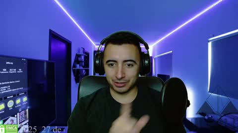 Snapshot of vanderheyl chatting on January 2025 08:18:02 AM vanderheyl online show from January 2025 08:18:02 AM