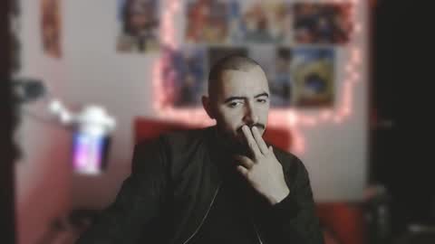 Snapshot of vanderheyl chatting on February 2026 07:18:02 AM vanderheyl online show from February 2026 07:18:02 AM