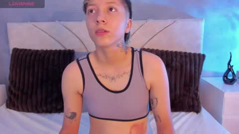Snapshot of vane_grey chatting on June 2026 06:07:02 PM vane_grey online show from June 2026 06:07:02 PM