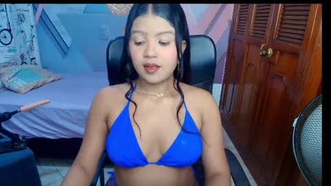 Snapshot of vane_latin18 chatting on April 2026 01:42:02 AM vane_latin18 online show from April 2026 01:42:02 AM