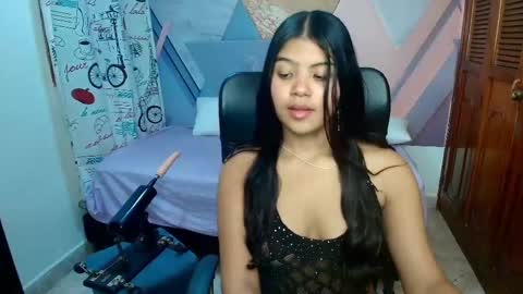 Snapshot of vane_latin18 chatting on April 2026 08:01:02 PM vane_latin18 online show from April 2026 08:01:02 PM