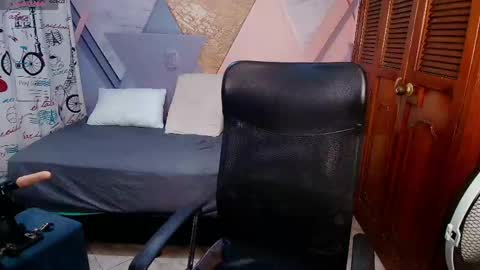Snapshot of vane_latin18 chatting on May 2026 07:19:01 PM vane_latin18 online show from May 2026 07:19:01 PM