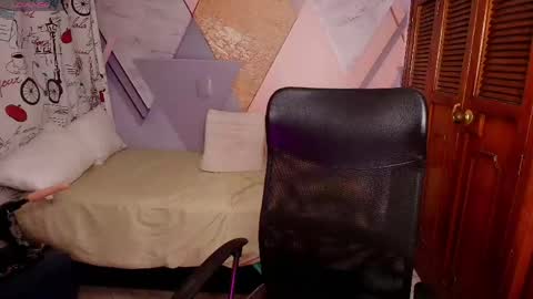 Snapshot of vane_latin18 chatting on May 2026 09:42:02 PM vane_latin18 online show from May 2026 09:42:02 PM