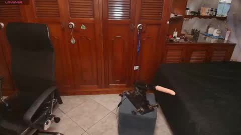 Snapshot of vane_latin18 chatting on May 2026 08:05:02 PM vane_latin18 online show from May 2026 08:05:02 PM