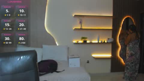 V A N E  online show from November 2025 03:06:02 AM