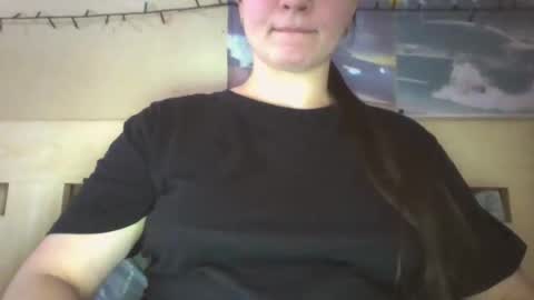 Snapshot of vanesajewel chatting on February 2025 12:39:02 PM VanesaJewel online show from February 2025 12:39:02 PM