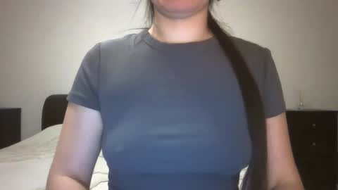 Snapshot of vanesajewel chatting on March 2025 06:33:01 PM VanesaJewel online show from March 2025 06:33:01 PM